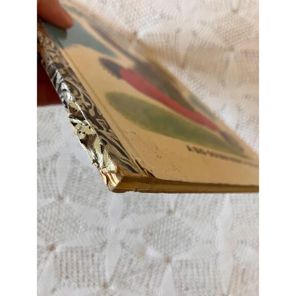 1947 The Big Brown Bear: Big Golden Book by Georges Duplaix & Gustaf Tenggren - Picture 3 of 9